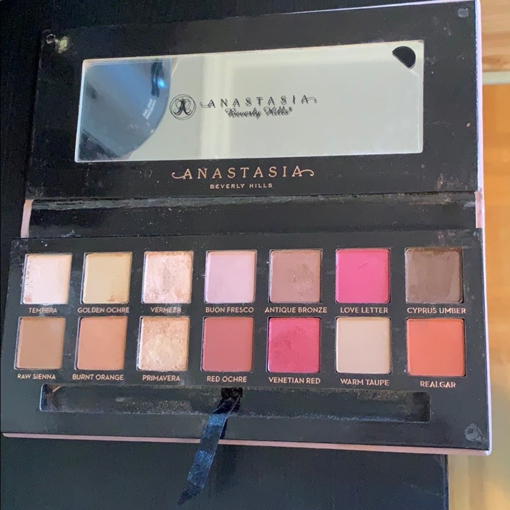 Anastasia eye shadow pallet